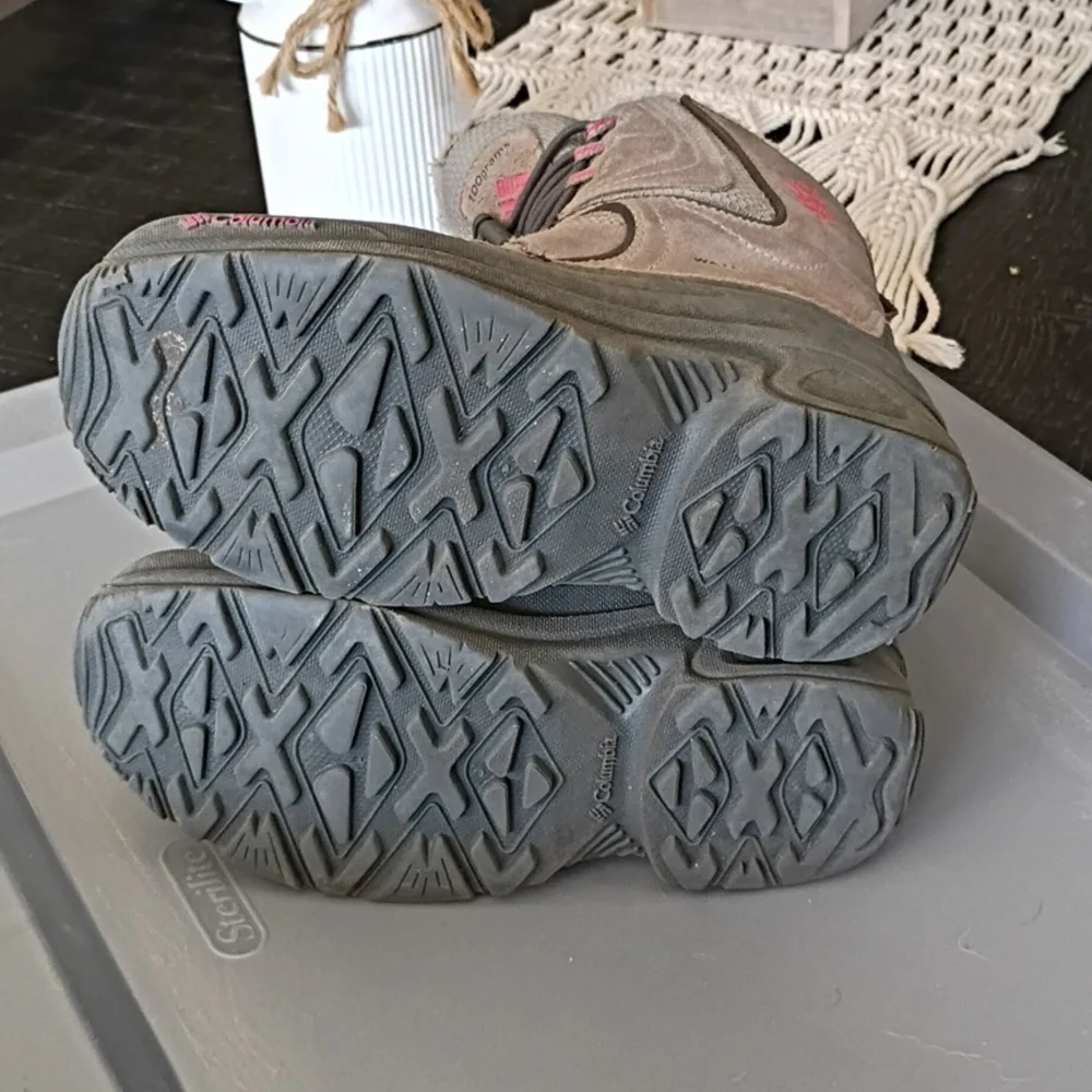 Columbia Gray and Pink Snow Boots